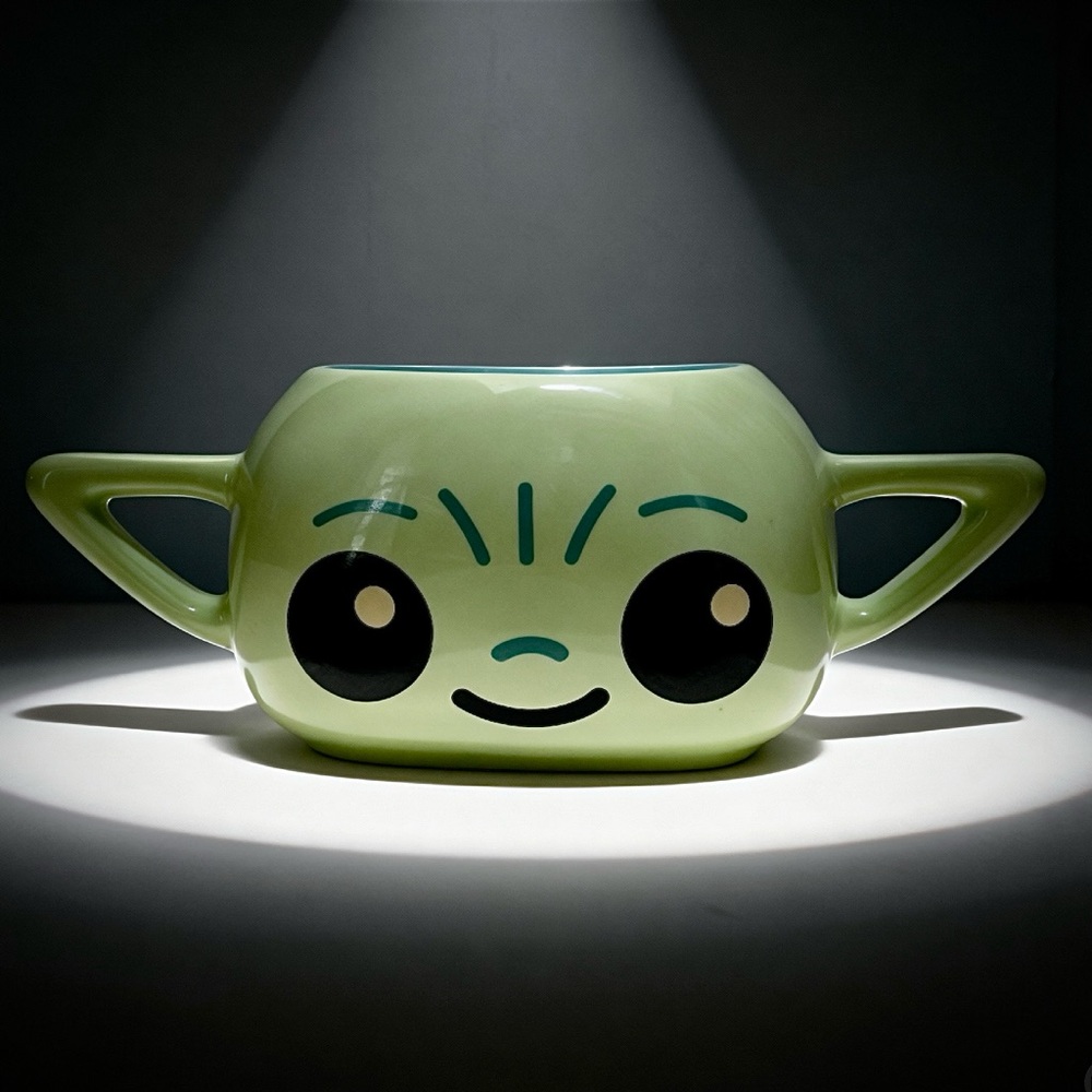 New Disney’s Star Wars, Baby Yoda, The Child, Mandalorian, Mug. - Picture 1 of 6